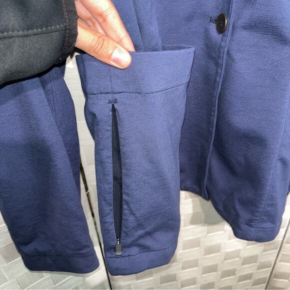 QOR Women’s Travel Blazer Size Large Odor Control Navy Blue Business Casual - Picture 7 of 10